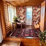 Forest House Yasinya
