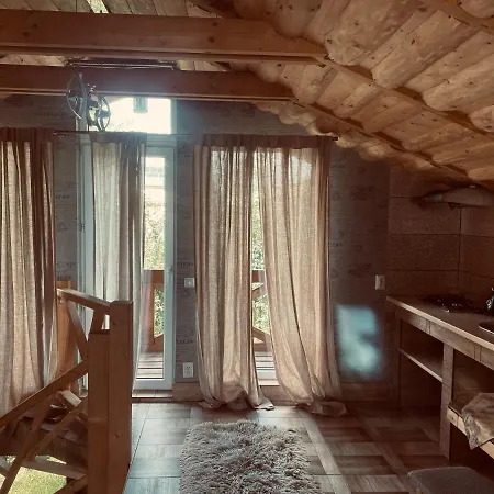 Forest House Yasinya