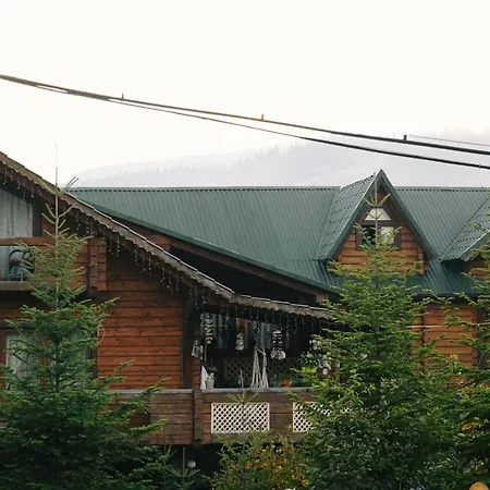 Forest House Yasinya