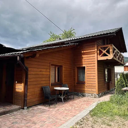 Guest house Forest House Yasinya