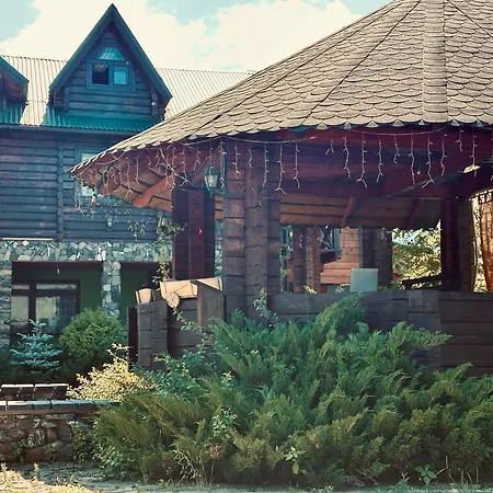 Forest House Yasinya