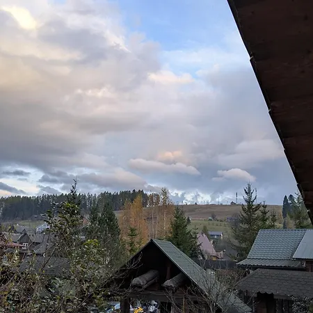 Forest House Yasinya